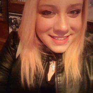 Meet your Posher, Angee